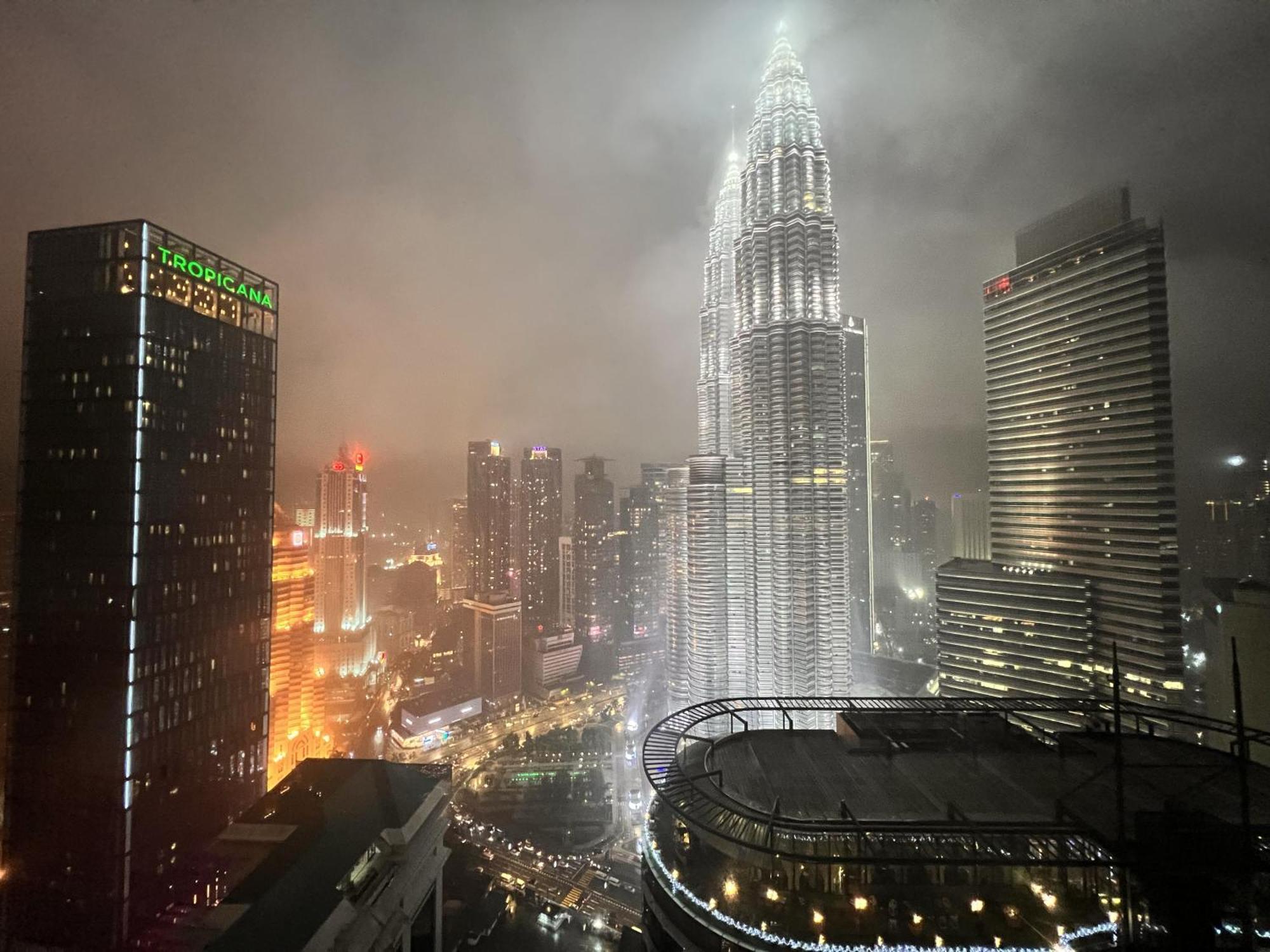 Sky Suites At Klcc By Mitstay Kuala Lumpur Buitenkant foto