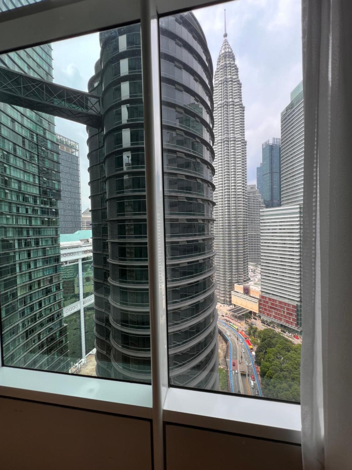 Sky Suites At Klcc By Mitstay Kuala Lumpur Buitenkant foto