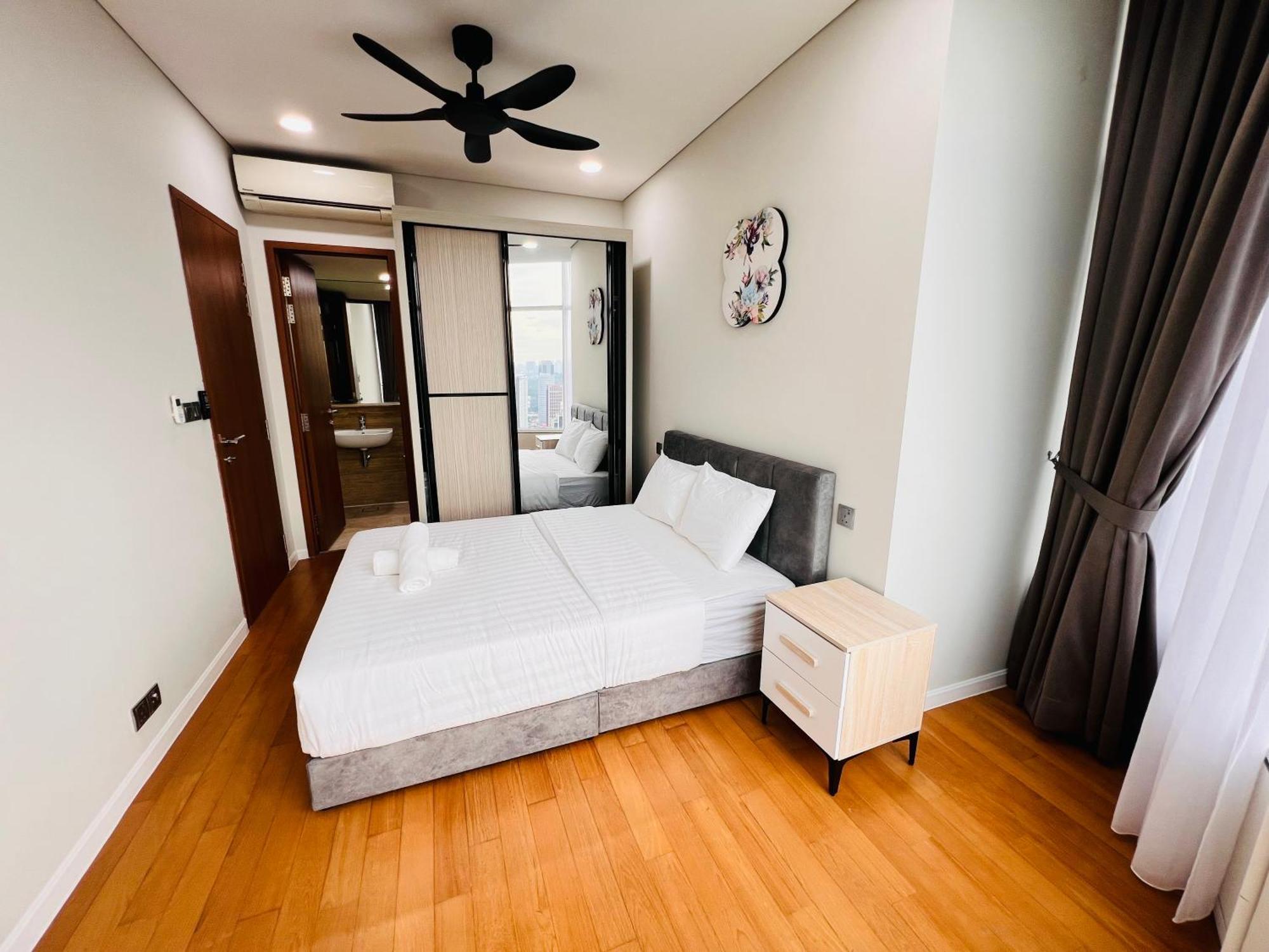 Sky Suites At Klcc By Mitstay Kuala Lumpur Buitenkant foto